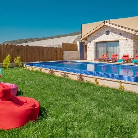 Zorlu - 2 Bedroom With Jacuzzi In Kalkan Kaş